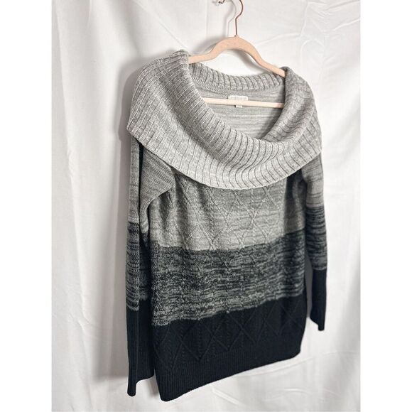 New York & Company Sweater - Picture 2 of 9